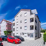 Apartmants Neli